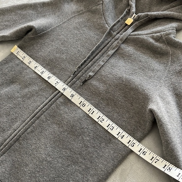 Aritzia TNA Grey Hoodie Fleece Lined Hooded Sweater Full Zip - Picture 14 of 17